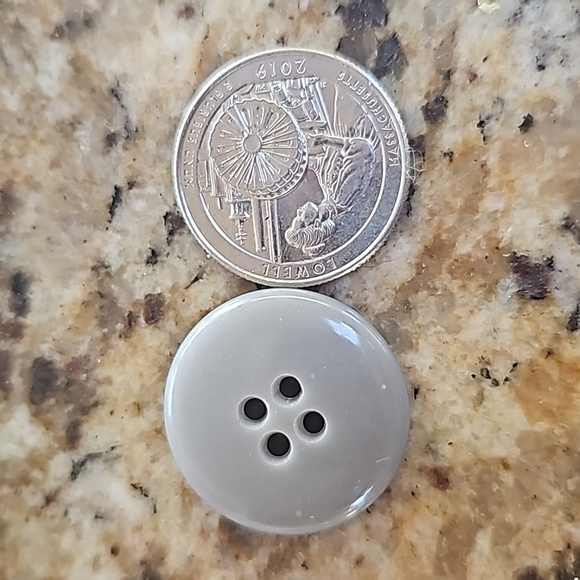 Vintage Quantity 70 round quarter size 4 holes marbled shiny buttons identical - Picture 7 of 9